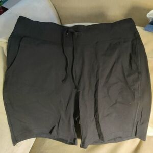 2 pair Hanes women's shorts